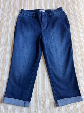 NWT CHICO’S Dark Blue Boyfriend Jeans with Cuffed Hem SZ 0 (Sz 4)